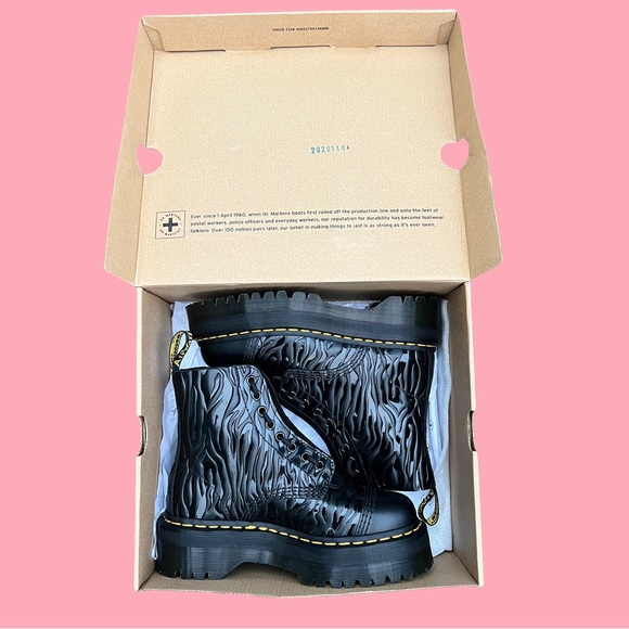 Dr. Martens Sinclair Zebra Emboss Smooth Leather Platform Boots - Picture 7 of 9